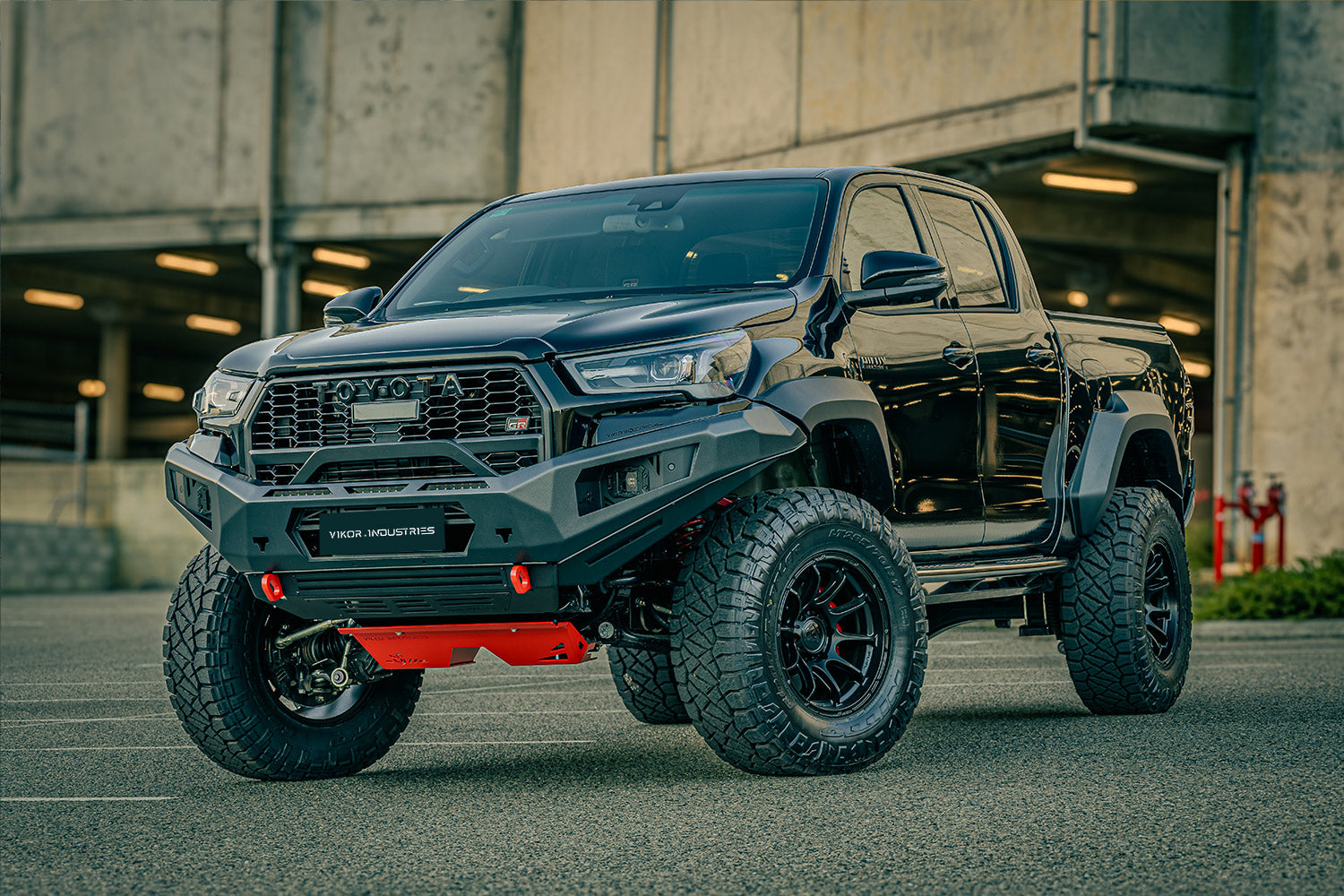 TOYOTA HILUX GRS ブルバー Hilux GR Sport Bull Bar - Rhino4x4